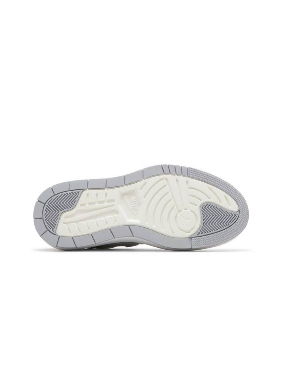 Картинка Кроссовки кожаные Nike Air Jordan 1 Elevate Low Wolf Grey